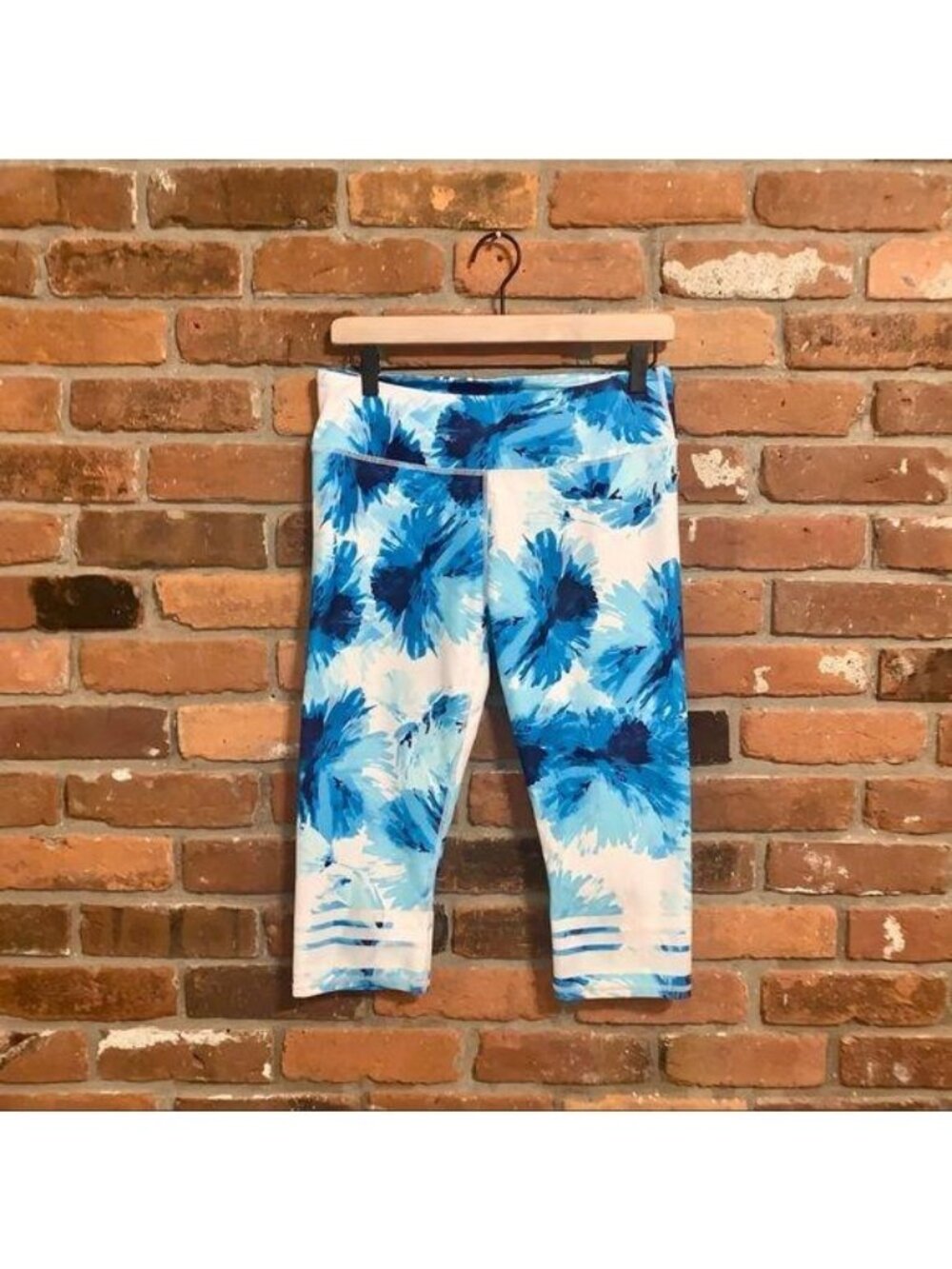 Fabletics Blue And White Capri Leggings Small